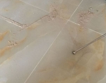 二连浩特瓷砖空鼓维修公司分享粘合剂选择不当在瓷砖铺贴过程中可能导致以下问题